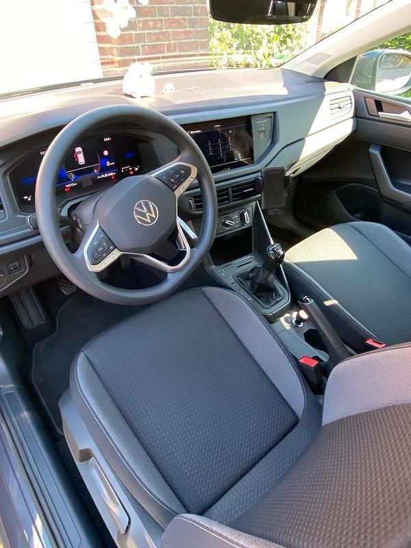 Gebraucht VW Taigo 95 PS (69 kW) 2024 Grau SUV