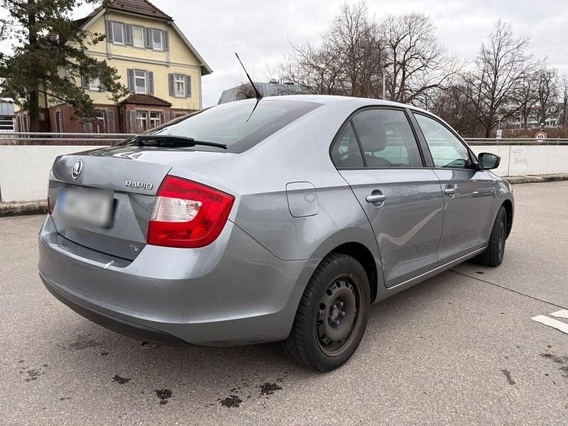 Gebraucht Skoda Rapid Ambition 86 PS (63 kW) 2013 Grau Kleinwagen