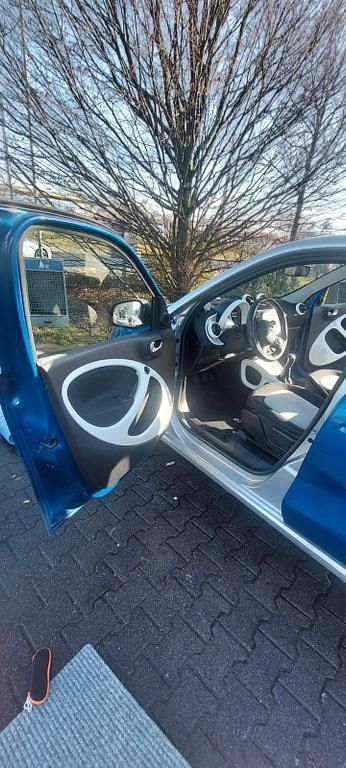 Second-hand Smart ForFour 71 CP (52 kW) 2016 Albastru Hatchback