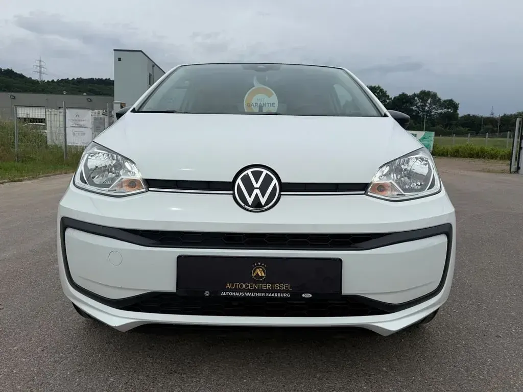 Używany VW up! Style 65 KM (47 kW) 2023 Biały Hatchback