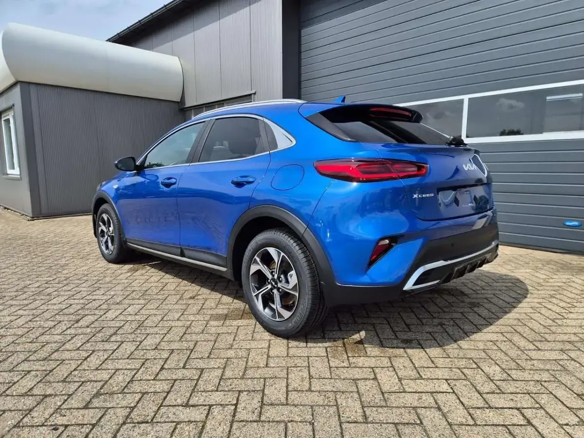 Neu Kia XCeed 150 PS (110 kW) 2026 Blueflame metallic SUV