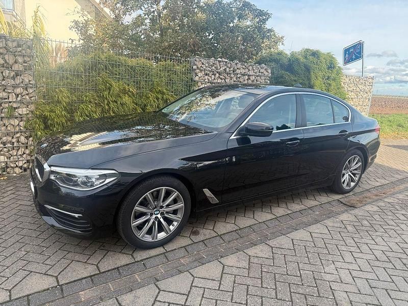 Schwarz Gebraucht 2018 BMW 520 Limousine | 25.800 € (Superpreis) - Bild 1/4