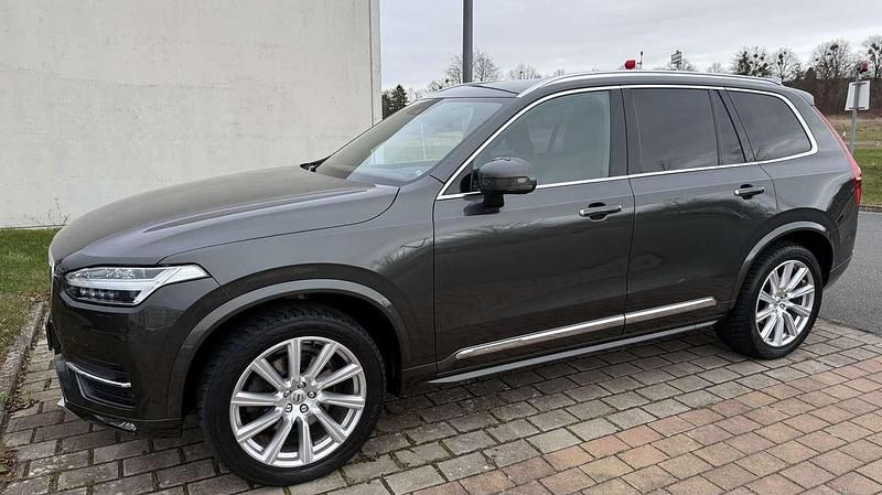 Grau Gebraucht 2018 Volvo XC90 Inscription SUV | 30.499 € (Guter Preis) - Bild 1/4
