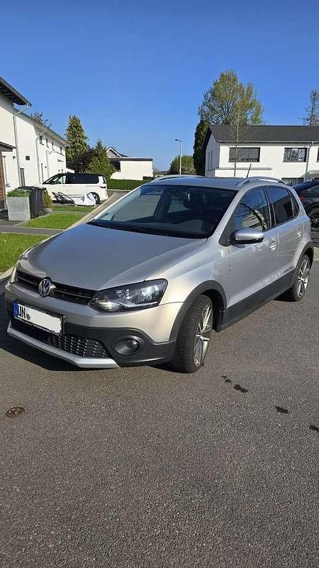 Beige Gebraucht 2011 VW Polo Cross Kleinwagen | 4.799 € (Superpreis) - Bild 1/4