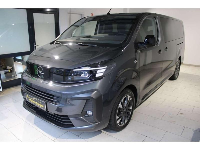 Lackierung titangrau/typ ausse Gebraucht 2024 Opel Zafira Life Edition Van | 33.950 € (Superpreis) - Bild 1/4