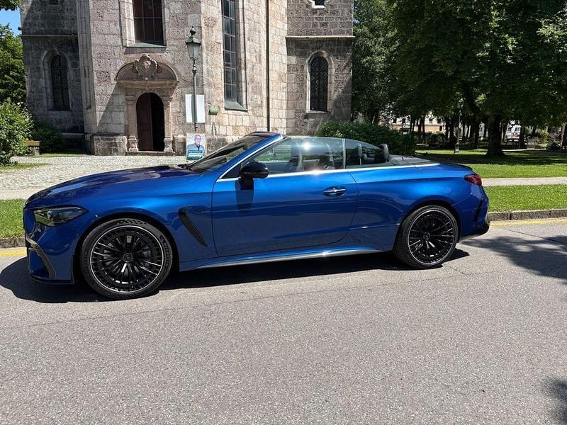 Blau Gebraucht 2025 Mercedes CLE53 AMG AMG Cabrio | 103.500 € - Bild 1/4