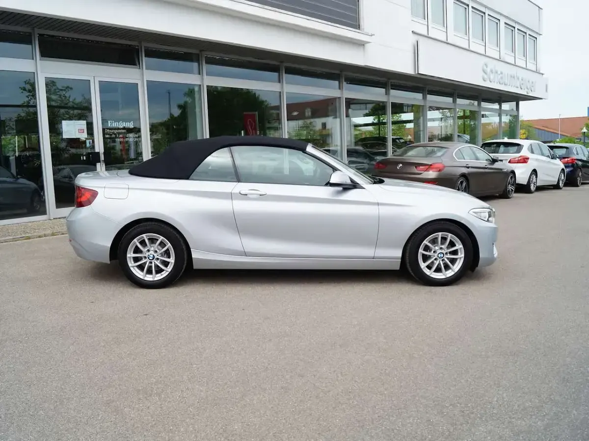 Gebraucht BMW 218 136 PS (100 kW) 2017 Glaciersilber Cabrio