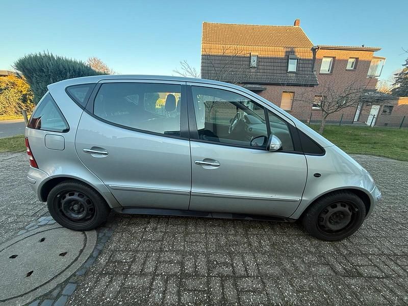 Second-hand Mercedes A170 95 CP (69 kW) 2004 Argintiu Hatchback