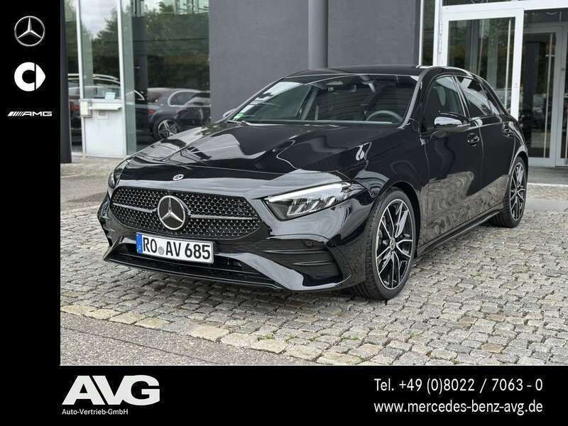 Kosmosschwarz Gebraucht 2025 Mercedes A200 AMG Limousine | 34.900 € (Fairer Preis) - Bild 1/4