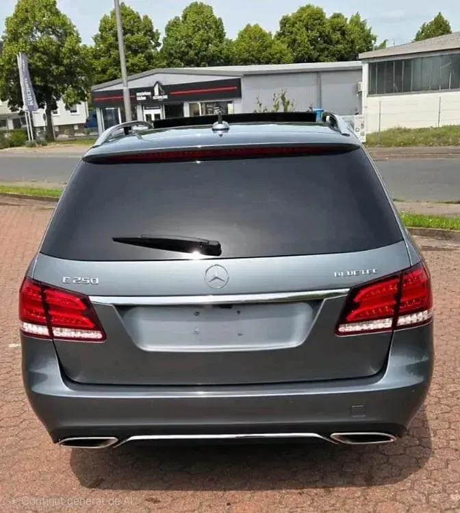 Gebraucht Mercedes E250 204 PS (150 kW) 2015 Grau Kombi