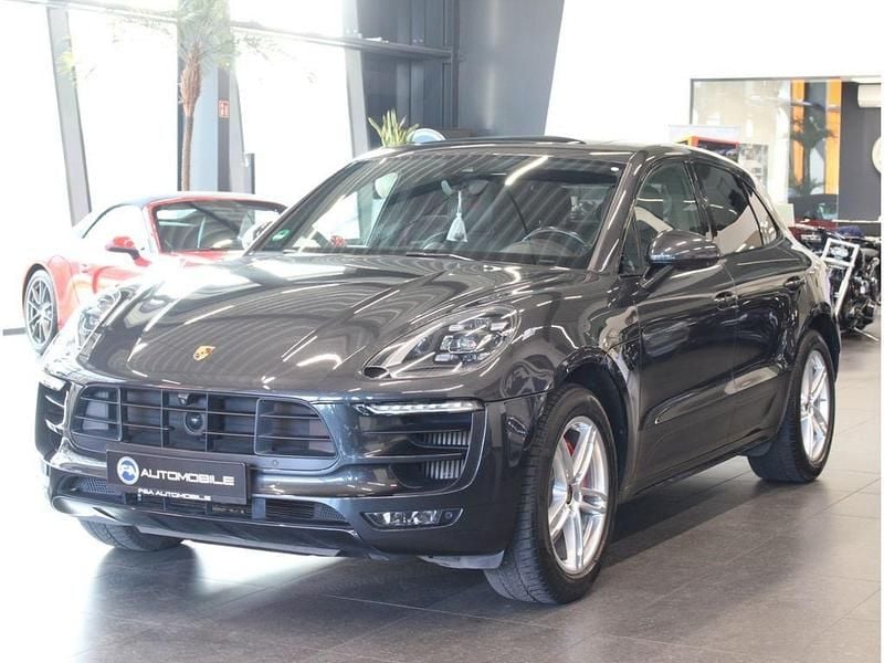 Grau Gebraucht 2018 Porsche Macan GTS Sport SUV | 42.690 € (Guter Preis) - Bild 1/4