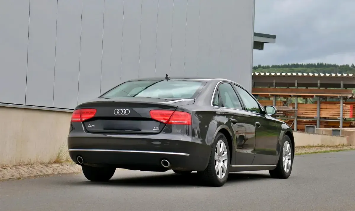 Gebraucht Audi A8 250 PS (183 kW) 2013 Limousine