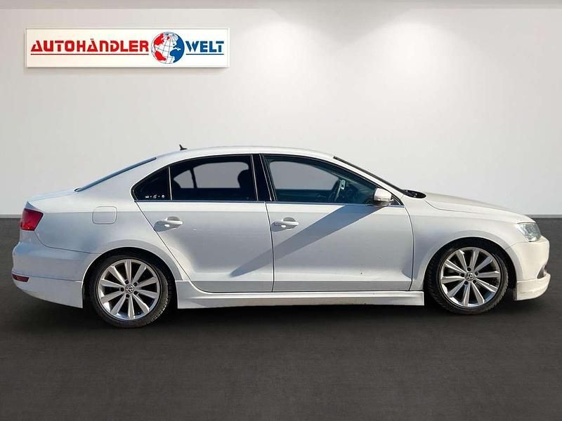 Gebraucht VW Jetta Highline 200 PS (147 kW) 2013 Weiß Limousine