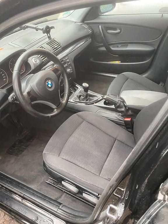 Gebraucht BMW 118 143 PS (105 kW) 2009 Schwarz Kleinwagen