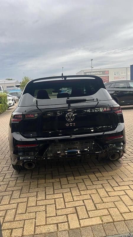 Schwarz Gebraucht 2025 VW Golf VIII GTI Clubsport Limousine | 47.000 € - Bild 1/4
