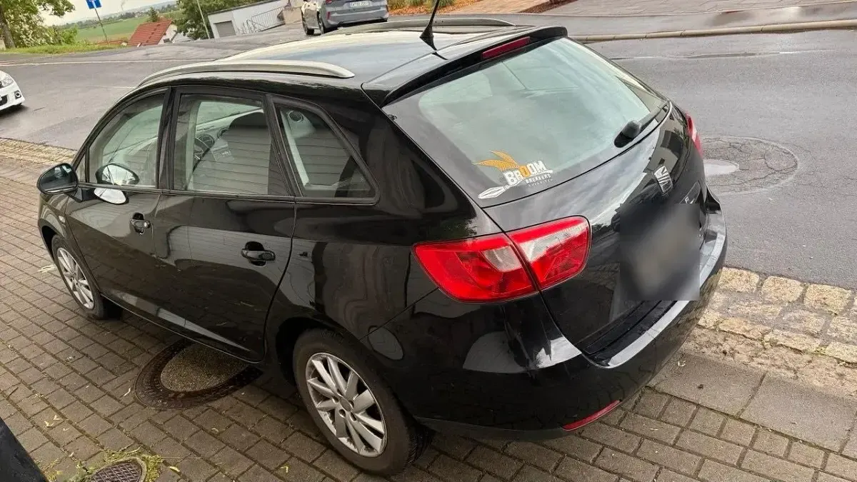 Używany Seat Ibiza ST 105 KM (77 kW) 2013 Czarny Kombi