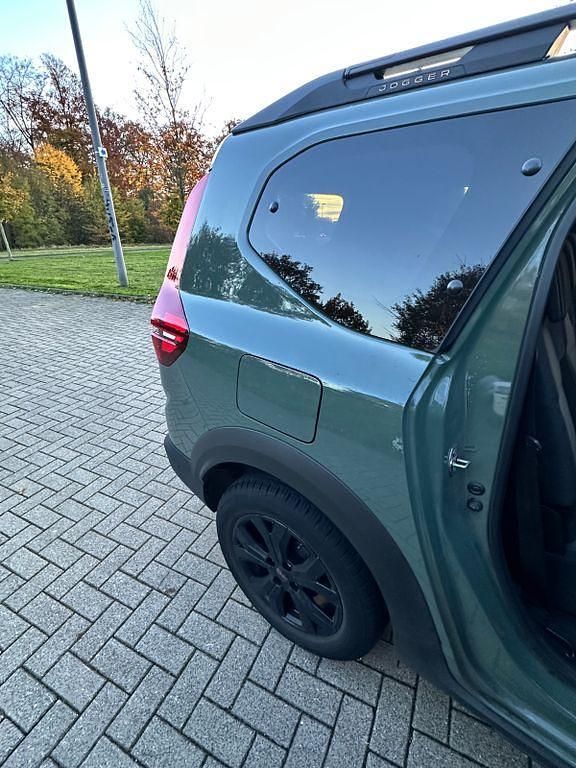 Gebraucht Dacia Jogger Extreme 101 PS (74 kW) 2023 Grün Van / Kleinbus