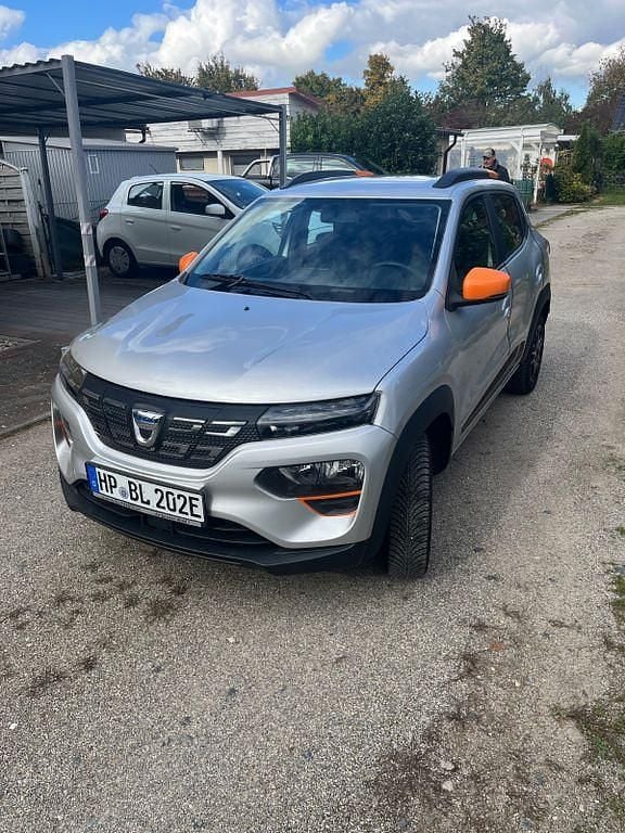 Silber Gebraucht 2022 Dacia Spring Comfort Plus Kleinwagen | 9.500 € (Guter Preis) - Bild 1/4