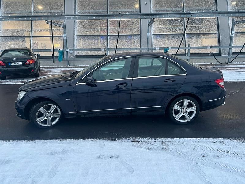 Gebraucht Mercedes C320 224 PS (164 kW) 2008 Blau Limousine
