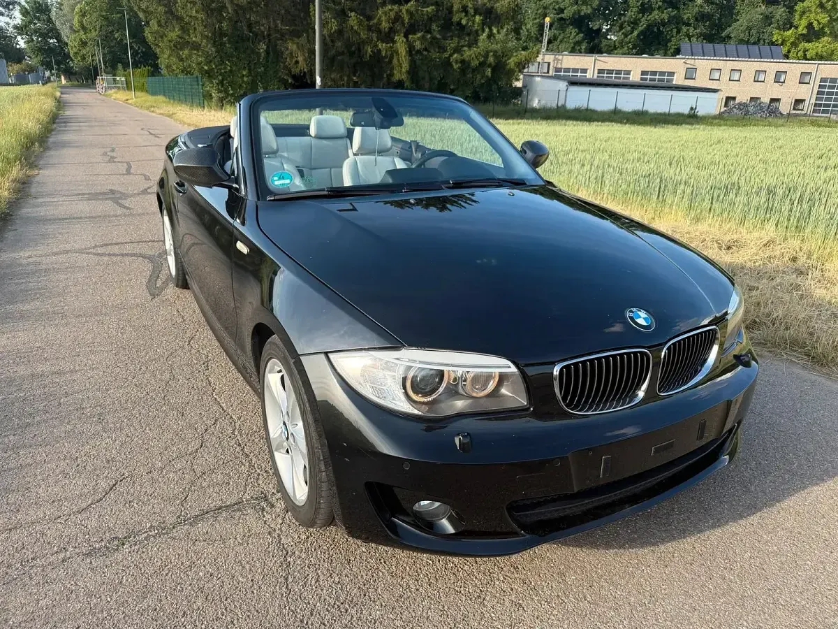 Gebraucht BMW 120 Cabriolet 177 PS (130 kW) 2013 Schwarz Cabrio