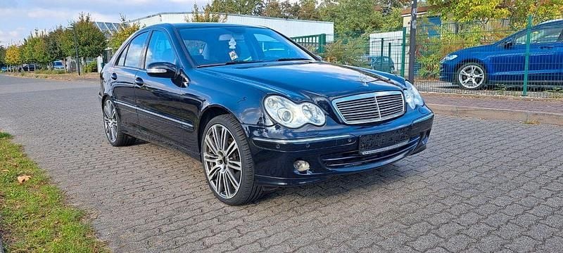 Schwarz Gebraucht 2005 Mercedes C230 Avantgarde Limousine | 4.200 € (Guter Preis) - Bild 1/4