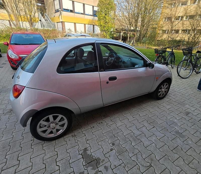 Gebraucht Ford Ka 60 PS (44 kW) 2000 Silber Kleinwagen