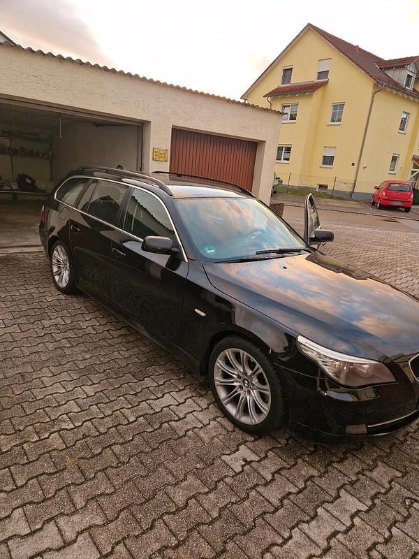 Gebraucht BMW 520 163 PS (119 kW) 2007 Schwarz Kombi