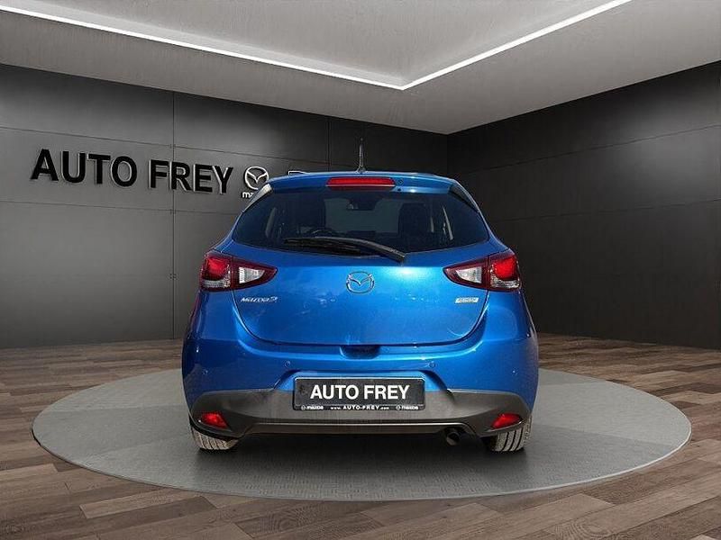 Gebraucht Mazda 2 Exclusive 90 PS (66 kW) 2015 Dynamic blue Kleinwagen