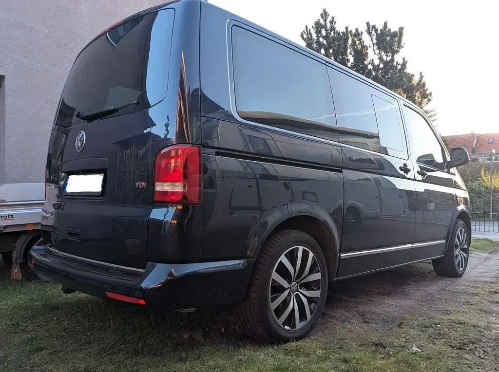 Gebraucht VW Multivan Highline 179 PS (131 kW) 2015 Blau Van / Kleinbus