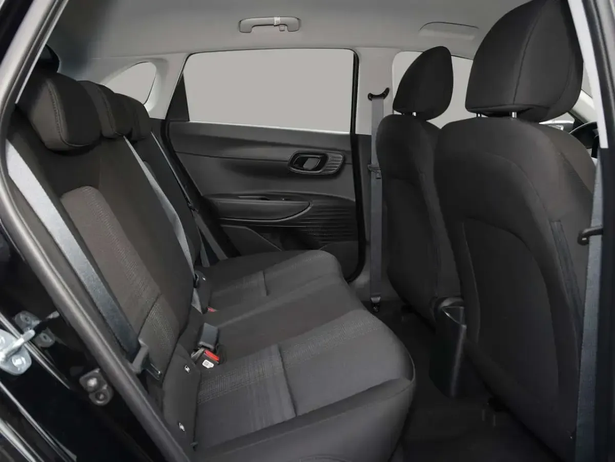 Gebraucht Hyundai i20 Select 101 PS (74 kW) 2025 Schwarz Kleinwagen