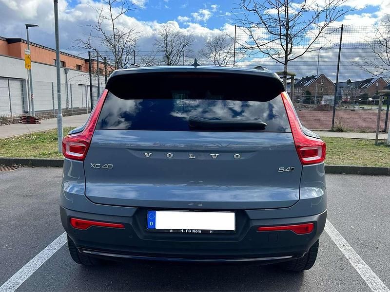 Gebraucht Volvo XC40 Ultimate 197 PS (144 kW) 2023 Grau SUV