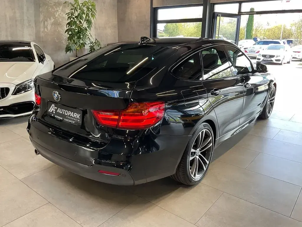 Gebraucht BMW 318 M Sport 143 PS (105 kW) 2015 Saphirschwarz Limousine