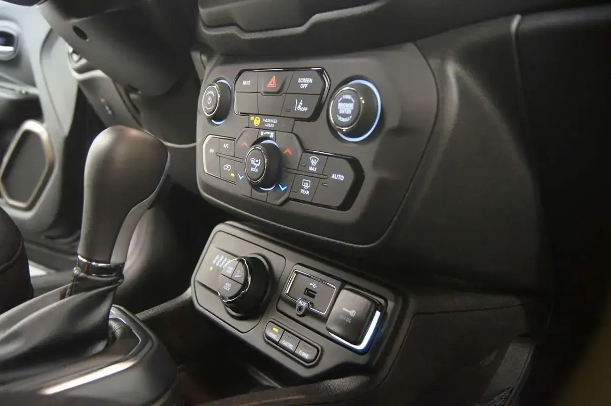 Gebraucht Jeep Renegade 241 PS (177 kW) 2022 Schwarz SUV
