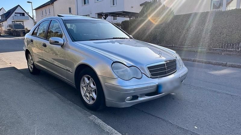 Second-hand Mercedes C220 150 CP (110 kW) 2004 Gri Berlinǎ