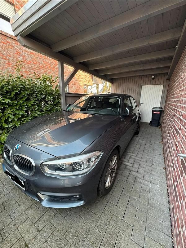 Gebraucht BMW 116 Advantage 109 PS (80 kW) 2018 Grau Kleinwagen
