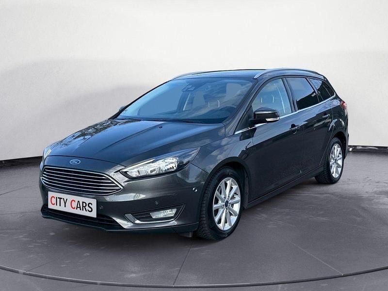 Gebraucht Ford Focus Titanium 125 PS (91 kW) 2018 Grau Kombi
