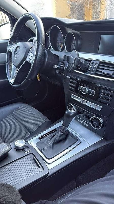 Gebraucht Mercedes C180 156 PS (114 kW) 2011 Grau Kombi