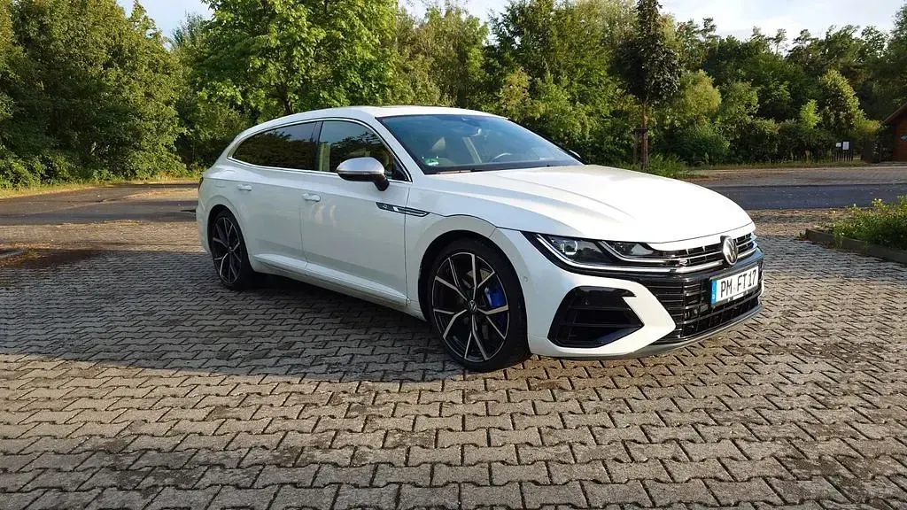 Gebraucht VW Arteon R 320 PS (235 kW) 2023 Weiß Limousine