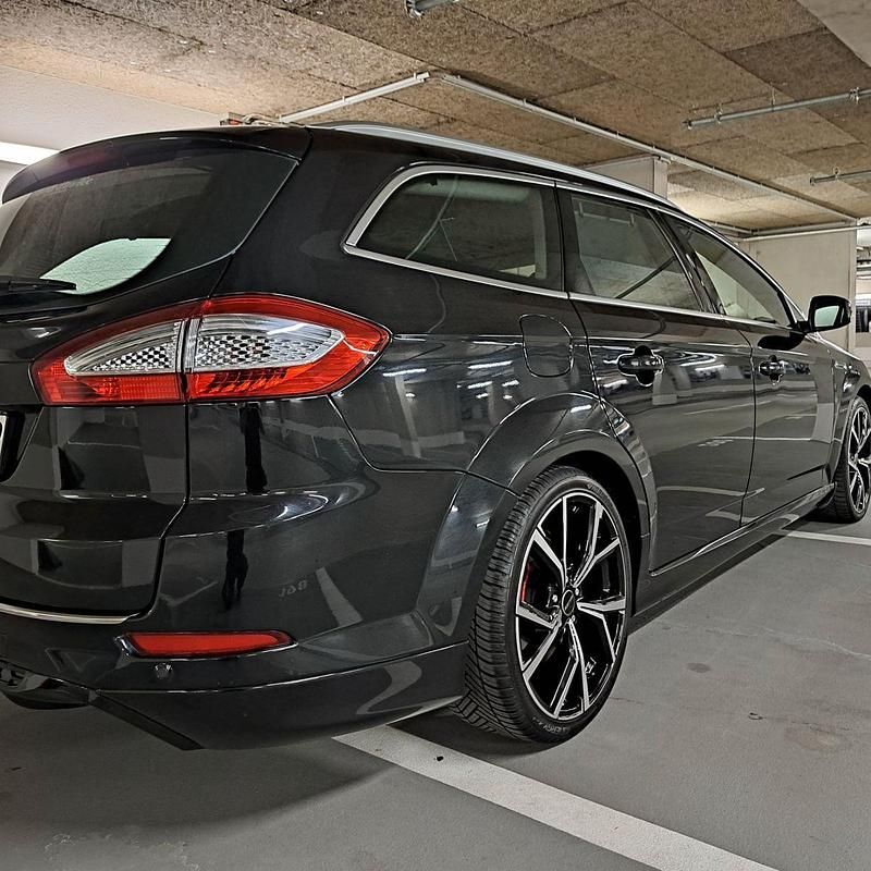 Gebraucht Ford Mondeo Titanium 163 PS (119 kW) 2013 Schwarz Kombi