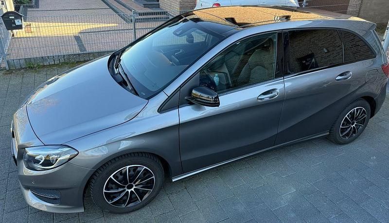 Gebraucht Mercedes B220 184 PS (135 kW) 2018 Grau Van / Kleinbus