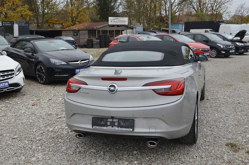 Usado Opel Cascada Active 140 HP (102 kW) 2016 Prateado Cabrios