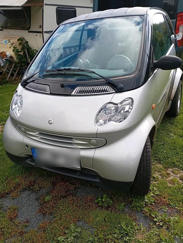 Schwarz Gebraucht 2003 Smart ForTwo Coupé Coupé | 1.000 € (Fairer Preis) - Bild 1/4