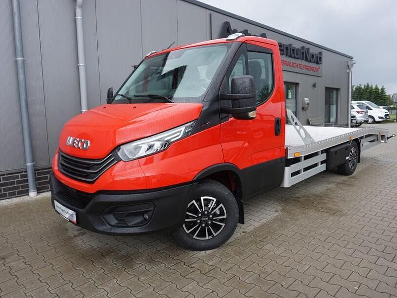 Gebraucht Iveco Daily 175 PS (128 kW) 2024 Rot Van / Kleinbus