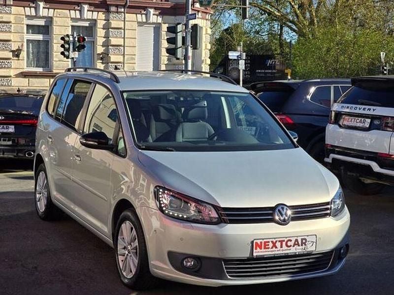 Gebraucht VW Touran Style 105 PS (77 kW) 2012 Silber Van / Kleinbus