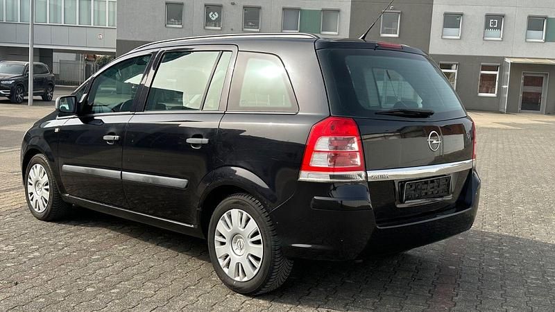Gebraucht Opel Zafira Selection 140 PS (102 kW) 2010 Schwarz Van / Kleinbus