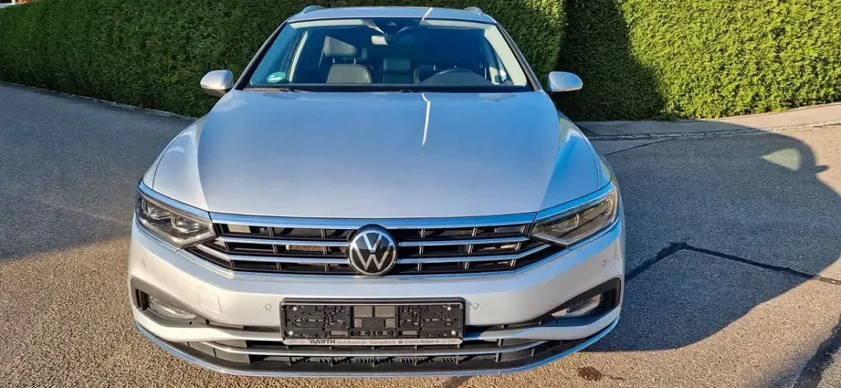 Gebraucht VW Passat Elegance 150 PS (110 kW) 2020 Silber Kombi