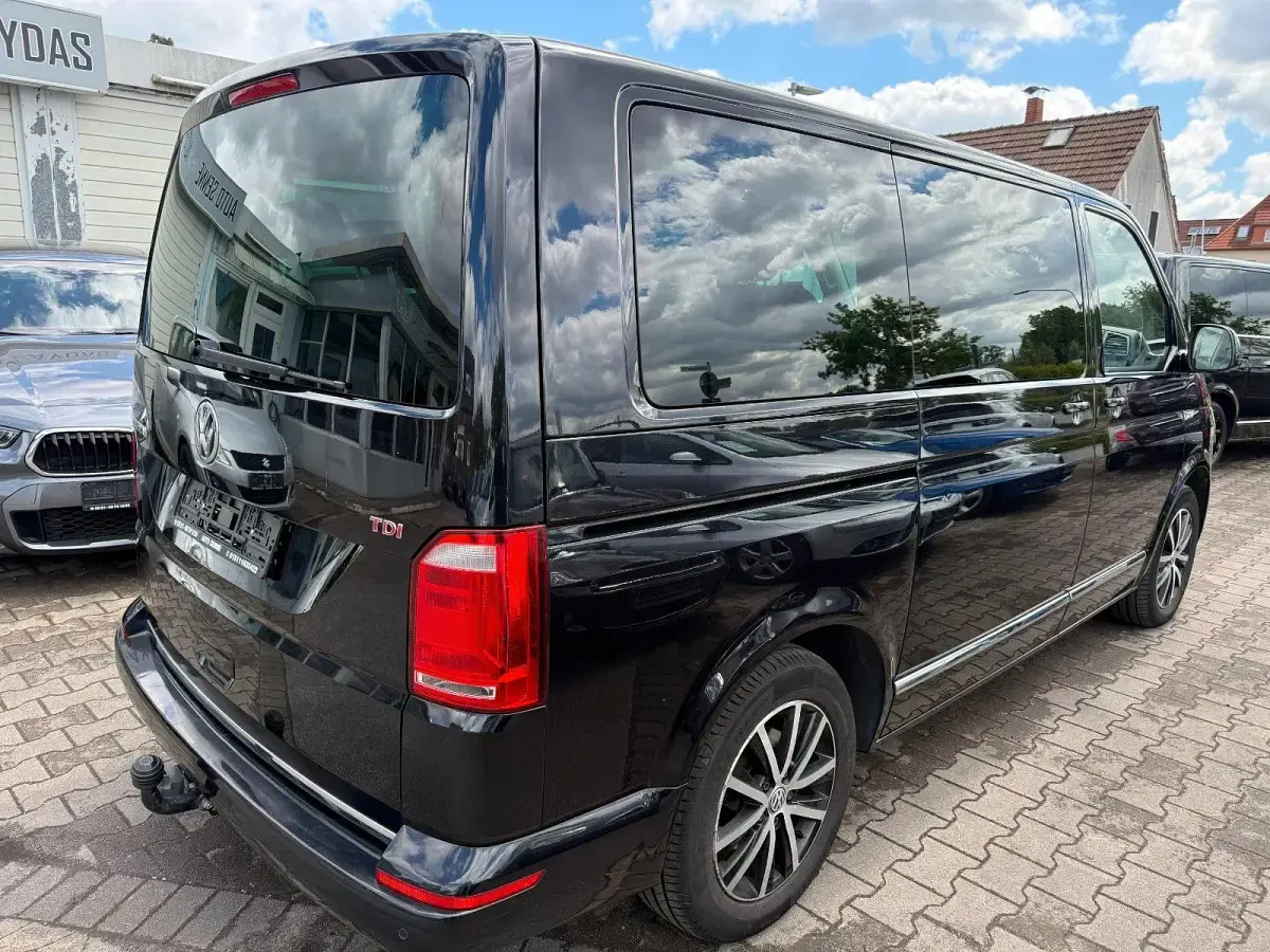 Gebraucht VW Multivan Highline 204 PS (150 kW) 2017 Schwarz Van / Kleinbus