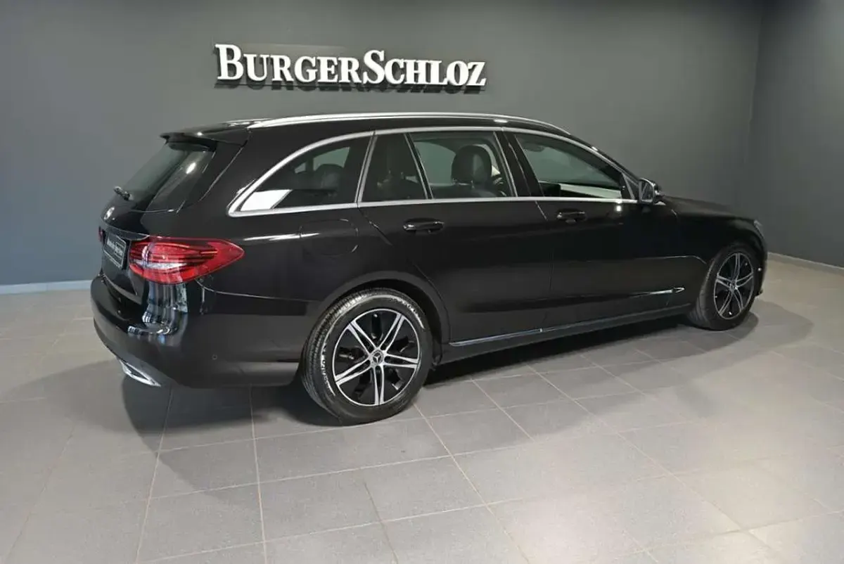 Gebraucht Mercedes C180 156 PS (114 kW) 2020 Schwarz Kombi