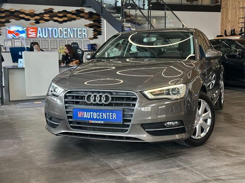 Second-hand Audi A3 Attraction 122 CP (89 kW) 2013 Gri Berlinǎ