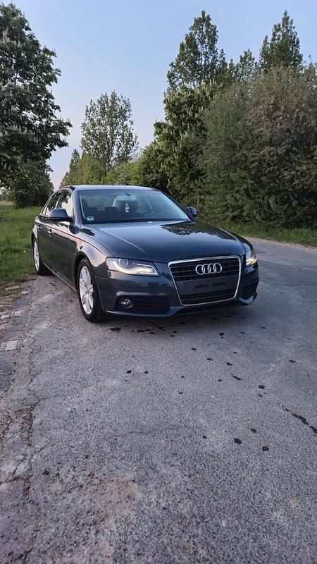 Grau Gebraucht 2008 Audi A4 Limousine | 4.000 € (Superpreis) - Bild 1/4